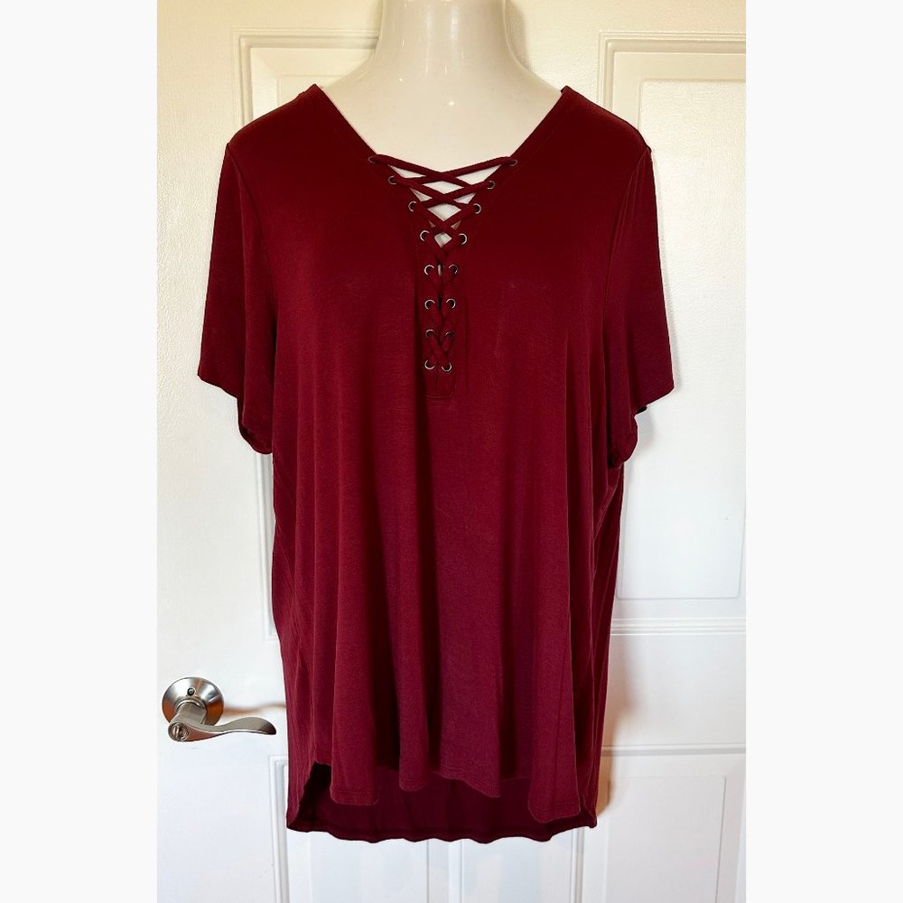NWOT. Maurices 24/7 short sleeve top